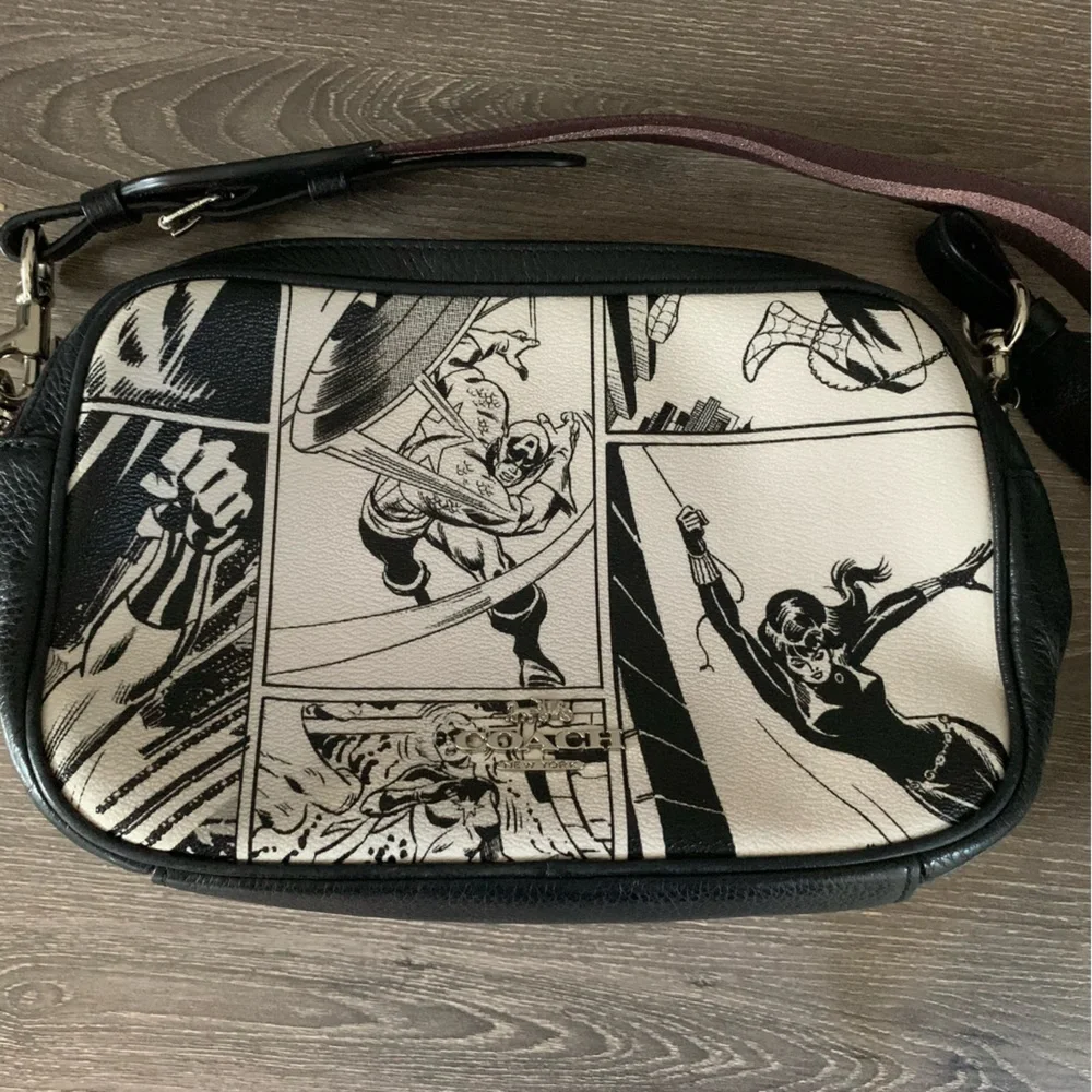Coach Marvel Jes Crossbody Captain America Black Widow Comic Book Print Purse - Picture 7 of 16